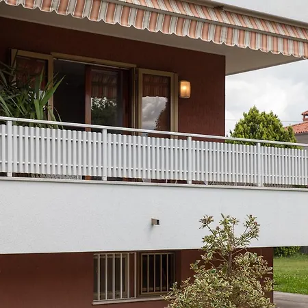 Toti Apartment *
